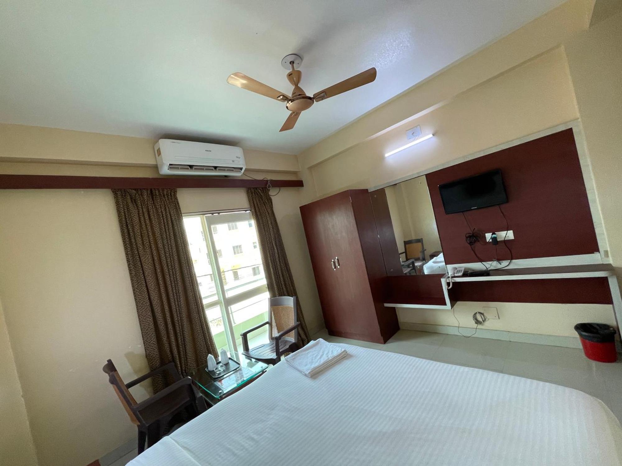Hotel Golden Wave プリ エクステリア 写真